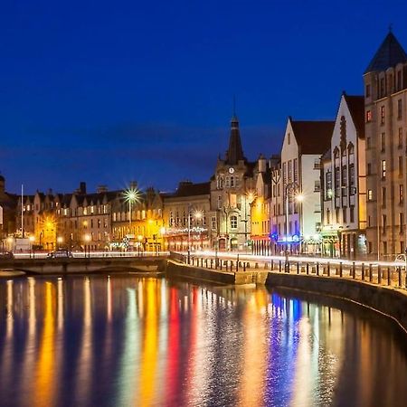 Cosy 2-Bedroom House In Leith เอดินบะระ ภายนอก รูปภาพ